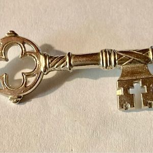 Vintage Skeleton Key Brooch